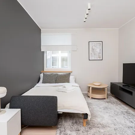 Old Town Modern By Bookinghost *