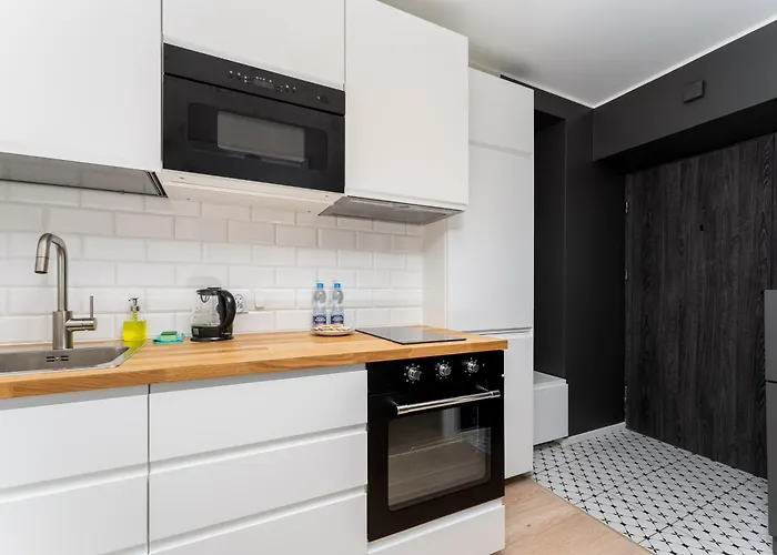 Old Town Modern By Bookinghost *