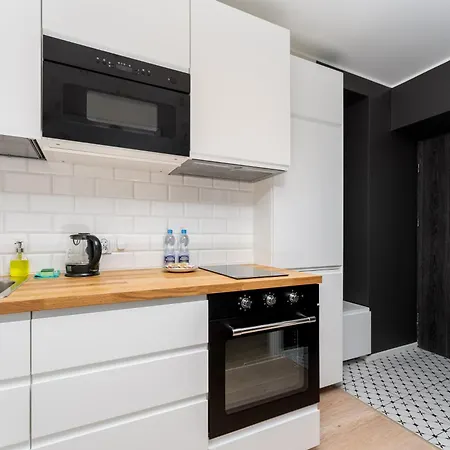 Old Town Modern By Bookinghost *